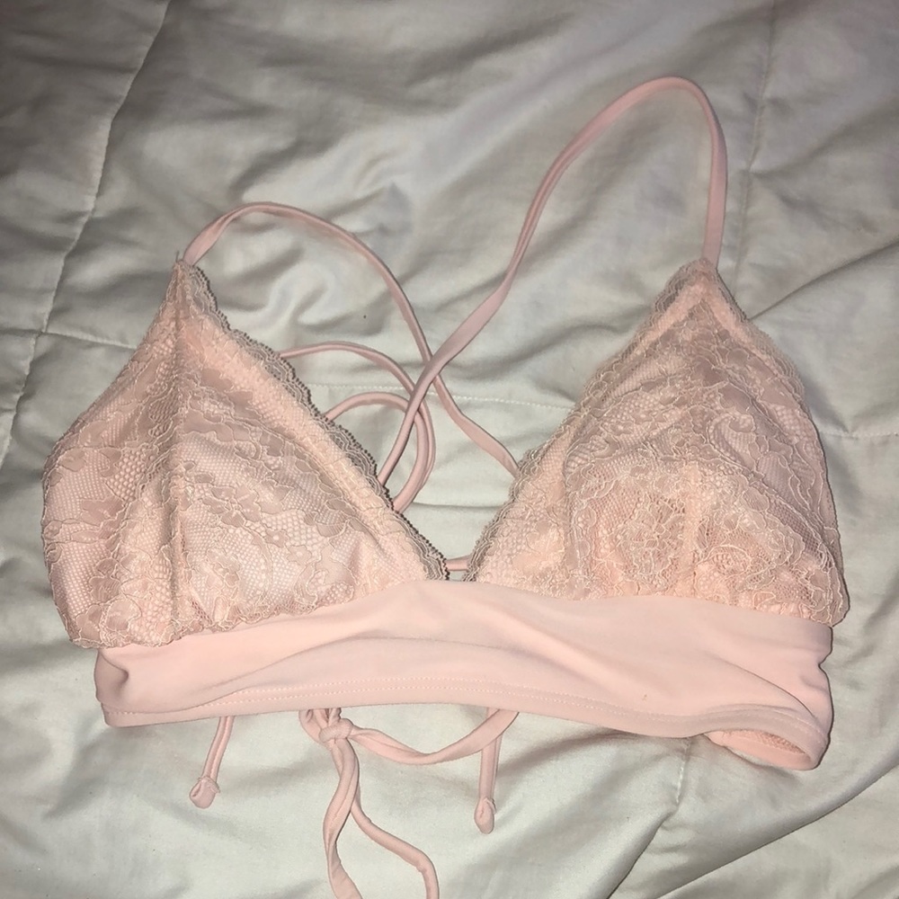 Bikini top.